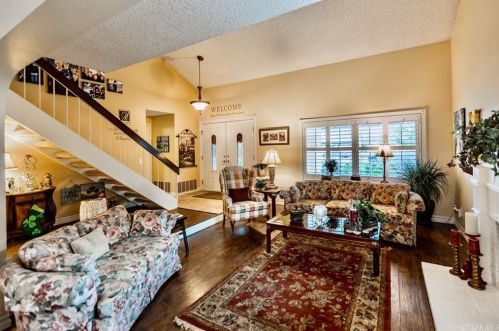 2249 Trafalgar Ave, Riverside CA 92506-4627 exterior