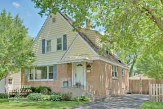 619 Parkside Ave, Elmhurst IL  60126-4330 exterior