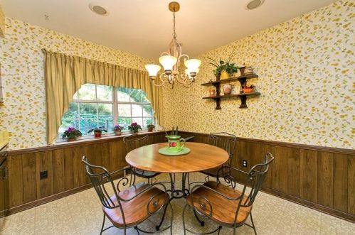 244 Penhurst Dr, Pittsburgh PA 15235-5321 exterior