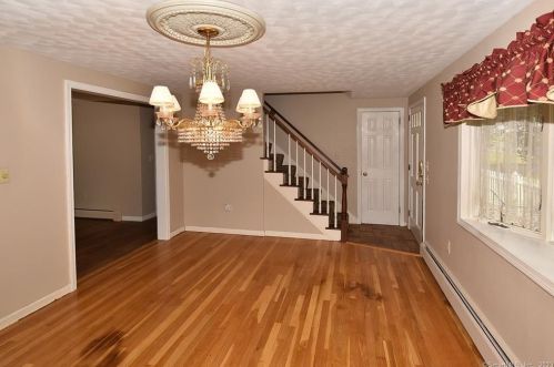 38 Monroe Rd, Enfield CT 06082-5335 exterior