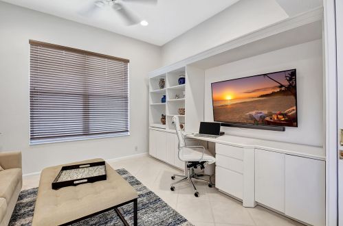 6635 Bali Hai Dr, Boynton Beach FL 33437-7046 exterior