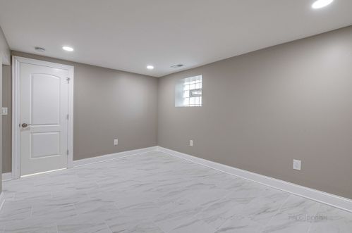 3048 80th St, Chicago IL  60617-1437 exterior