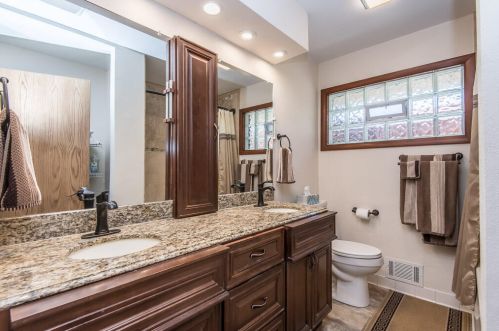 2569 Root Riv Pkwy, Milwaukee WI 53227-1849 exterior