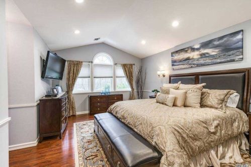 90 Hamlet Dr, Commack NY 11725-4438 exterior