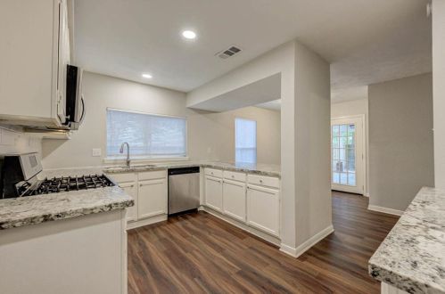 2018 Oak Shr Dr, Humble TX 77339-1724 exterior