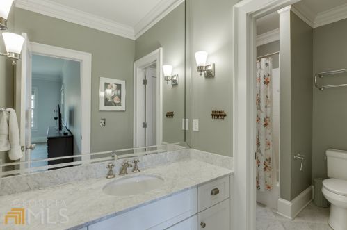 1331 Chalmette Dr, Atlanta GA 30306-2527 exterior