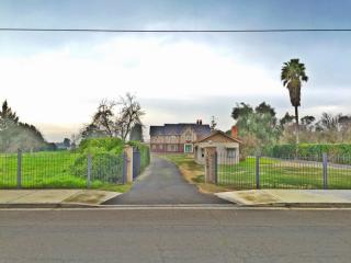 10619 Golf Rd, Turlock, CA 95380-9619