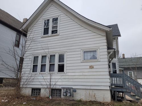 2026 Scott St, Milwaukee WI  53204-2062 exterior