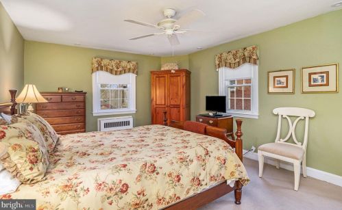 25 Myrtle Ave, Pittsburgh PA 19083-5706 exterior