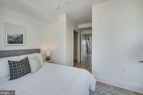 835 Longfellow St, Washington DC  20011-8205 exterior