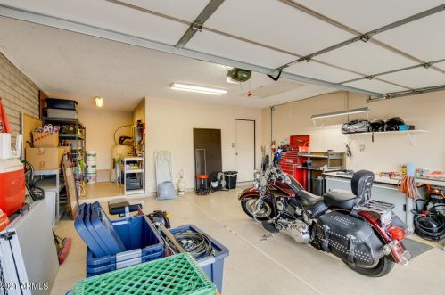 3061 Betty Elyse Ln, Phoenix AZ 85032-4296 exterior