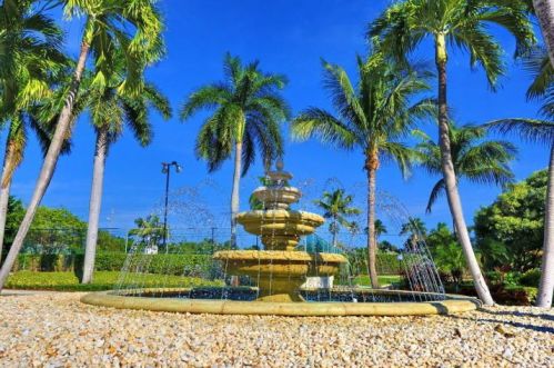 21 Royal Palm Way, Boca Raton FL 33432-7866 exterior