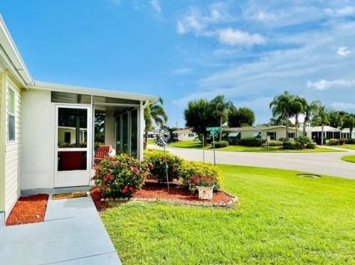 3729 Sleepy Hollow Ln, Fort Pierce FL  34952-3121 exterior