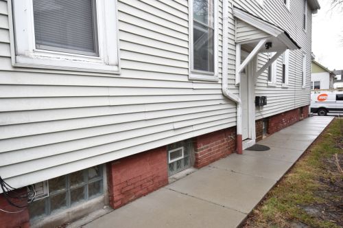2443 Bremen St, Milwaukee WI  53212-3098 exterior