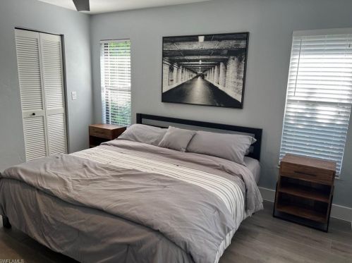 1160 Michigan Ave, Naples FL 34103-3873 exterior