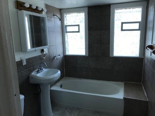 2846 40th St, Milwaukee WI  53210-1806 exterior