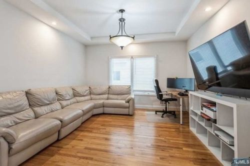 357 Prospect St, Nutley NJ 07110-3127 exterior