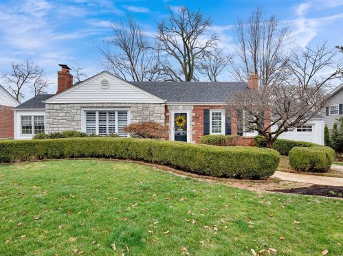 9 Nolan Dr, Saint Louis, MO 63122-1909