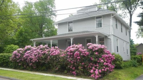 67 Elmwood Ave, Springfield, MA 01106-1328