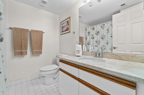 2404 Aspen Way, Boynton Beach FL 33436-6623 exterior