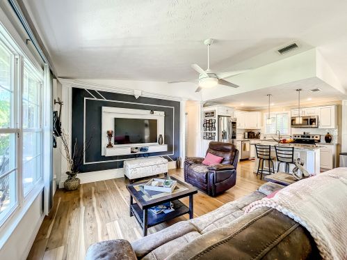 627 Todd Ave, Fort Pierce FL 34983-2918 exterior