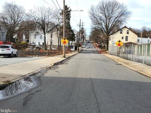 27 8th St, Chester PA 19013-6018 exterior