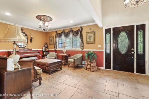 3 Georgian Bay Dr, Morganville, NJ 07751-1321