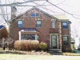 1526 Parkwood Rd, Cleveland, OH 44107-4720