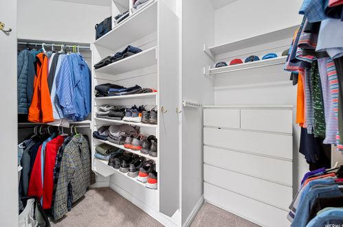 8029 Hunters Mdw Cir, Sandy UT 84093-6289 exterior