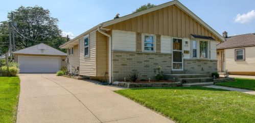 6139 Avalon St, Milwaukee, WI 53221-5104