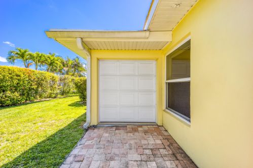 2984 Santa Anita St, Fort Pierce FL  34952-6007 exterior