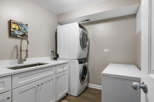 1626 Hermitage Ave, Chicago IL 60622-1402 exterior