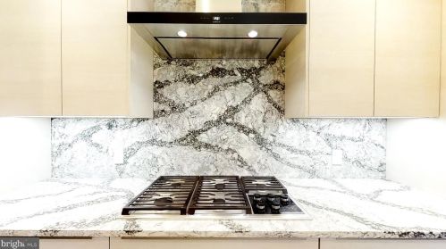 622 Bodine St, Philadelphia, PA 19123-2946