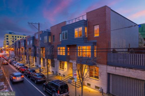 1436 Bainbridge St, Philadelphia PA 19146-1807 exterior