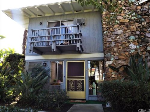 307 Acacia Ave, Fullerton CA  92831-4029 exterior