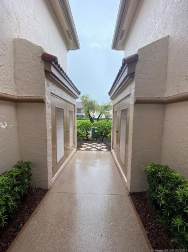 5179 Europa Dr, Boynton Beach, FL 33437-2150