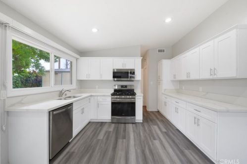 2106 Carol Dr, Fullerton CA 92833-3010 exterior