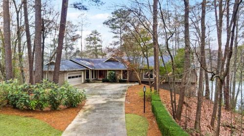 9615 Huntcliff Trce, Atlanta GA 30350-2615 exterior