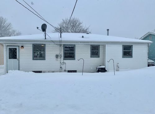 6420 49, Milwaukee WI 53208-1105 exterior