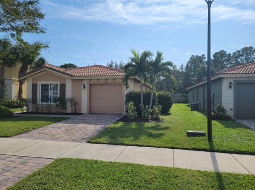 1916 Jamesport Dr, Fort Pierce FL 34953-4353 exterior