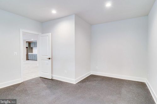 6208 Kellogg Dr, Mc Lean VA  22101-3121 exterior