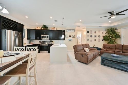 3841 10 Ave, Naples FL 34117-4979 exterior