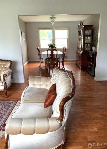 10 Sinclair Rd, Edison NJ  08820-1691 exterior