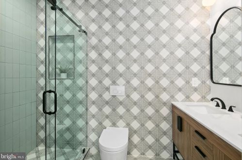 1613 Capitol St, Washington DC  20003-1620 exterior