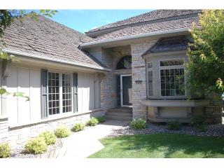 540 Waycliffe Dr, Orono, MN 55391-1385