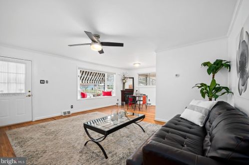 236 Memorial Ave, Tavistock NJ 08033-2952 exterior