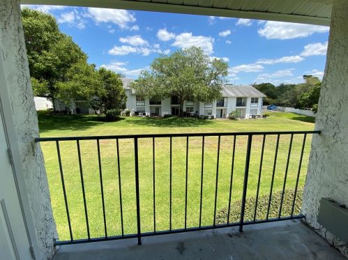 5005 Bordeaux Village Pl, Tampa FL  33617-3030 exterior