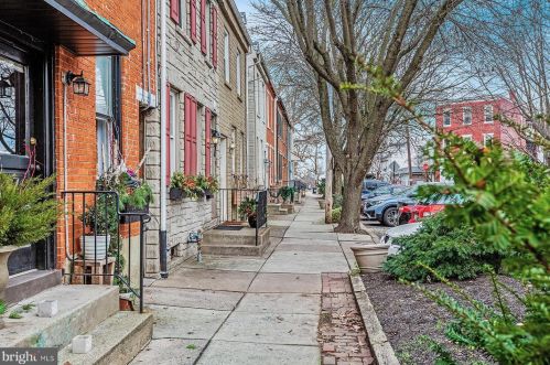 249 New Holland Ave, Lancaster PA 17602-2301 exterior