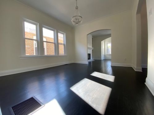 1923 Austin Blvd, Chicago IL 60804-1657 exterior