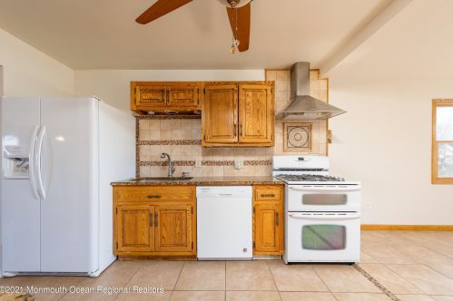 12 Crk Rd, Hazlet NJ 07730-2205 exterior